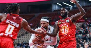 依旧保持着 依旧保持着